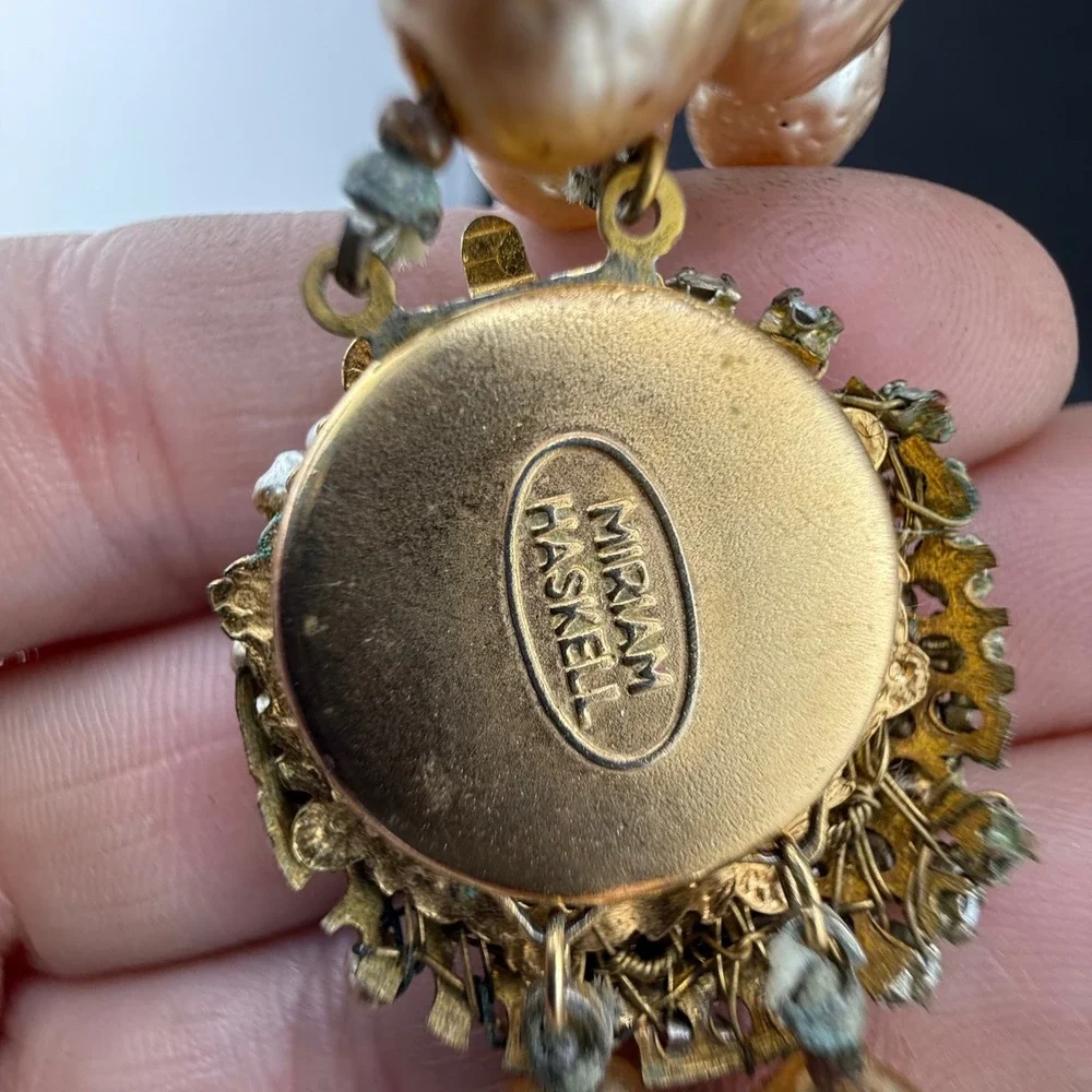 Vintage Miriam Haskell Necklace Gold Tone Faux Pearl Rhinestone Clasp 13